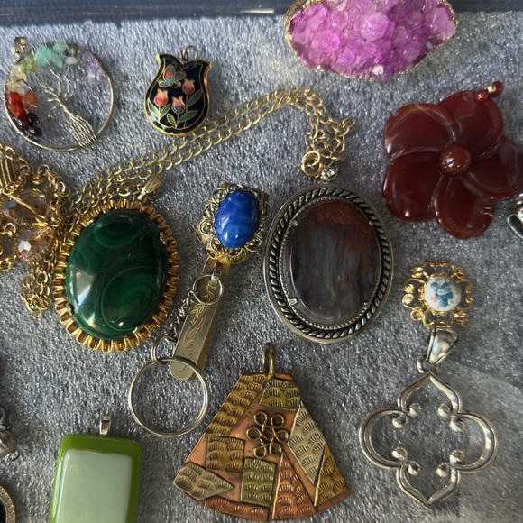 Jewelry - 21 pieces Vintage necklaces,pendants. Estates sale.